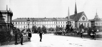 Augusteum und Universitätskirche St. Pauli um 1890